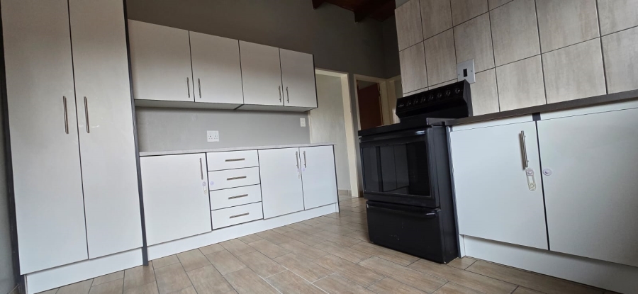 To Let 2 Bedroom Property for Rent in Songloed North West